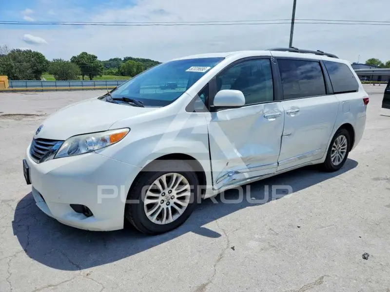 2015 Toyota SIENNA фото