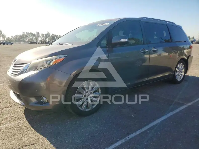 2015 Toyota SIENNA photo