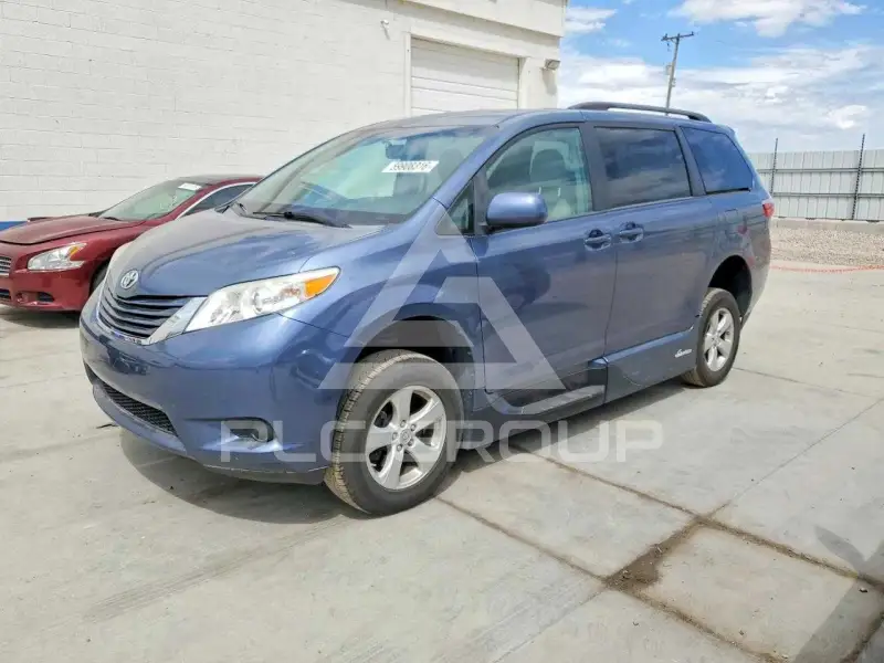 2015 Toyota SIENNA фото