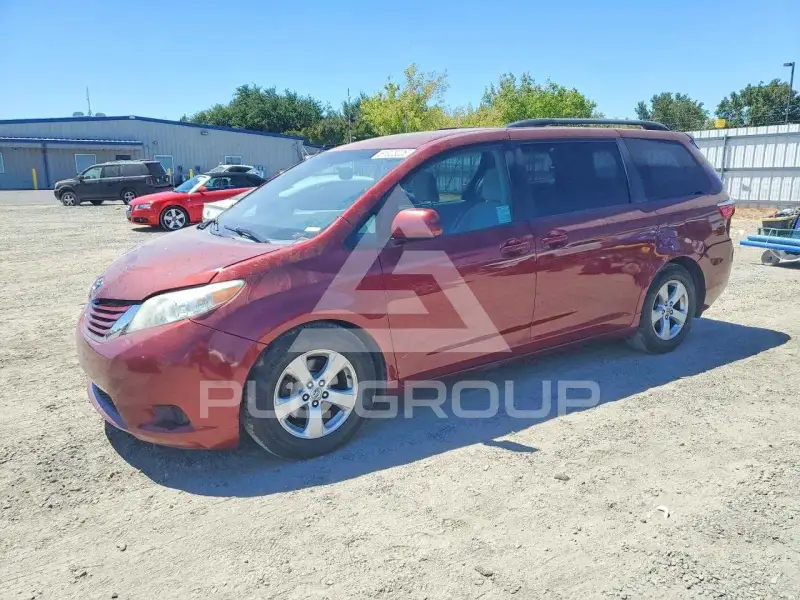 2015 Toyota SIENNA фото