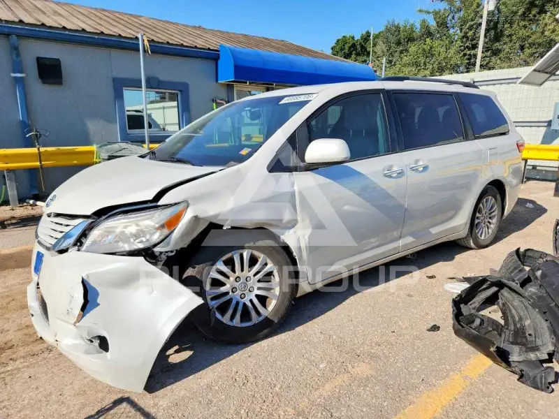2015 Toyota SIENNA фото