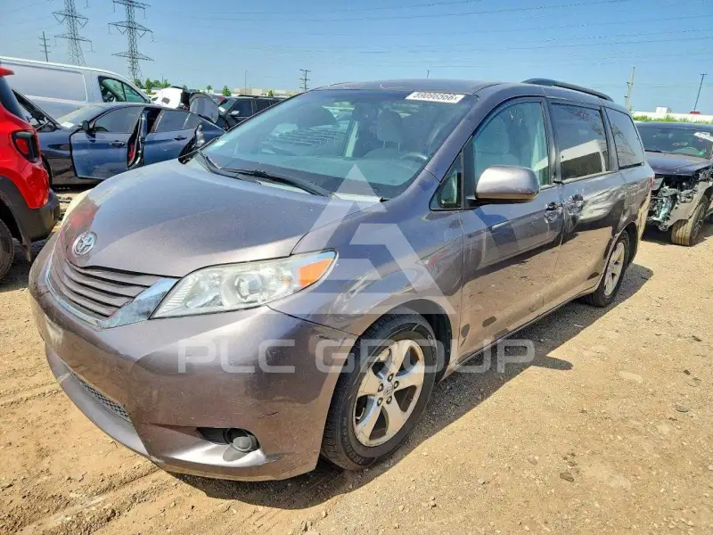 2015 Toyota SIENNA фото
