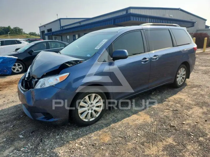 2015 Toyota SIENNA фото