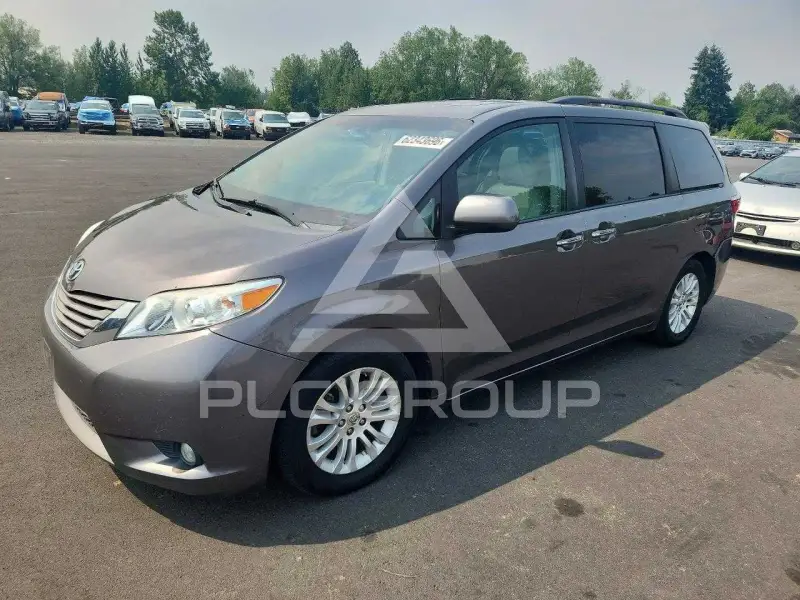 2015 Toyota SIENNA фото