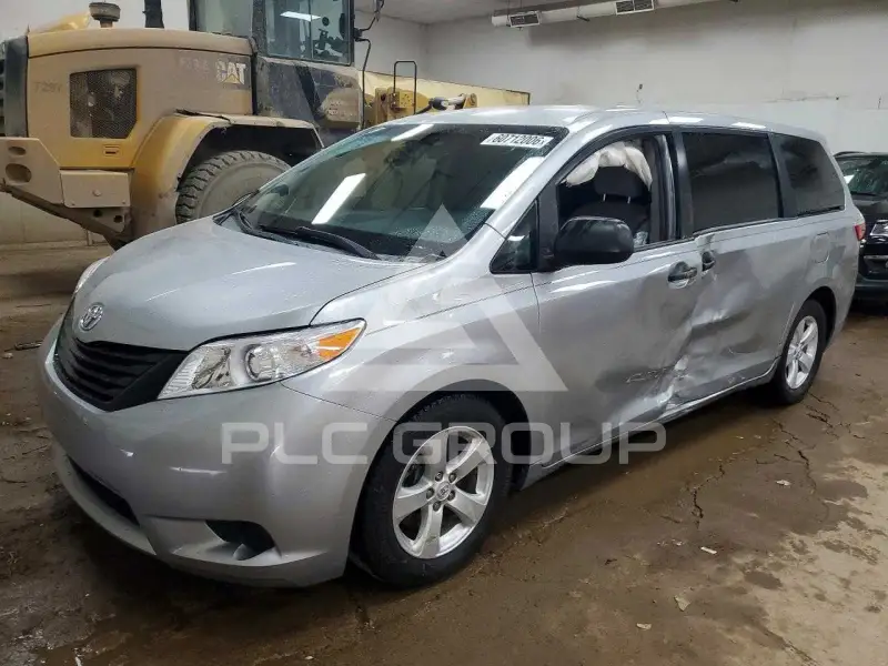 2015 Toyota SIENNA фото