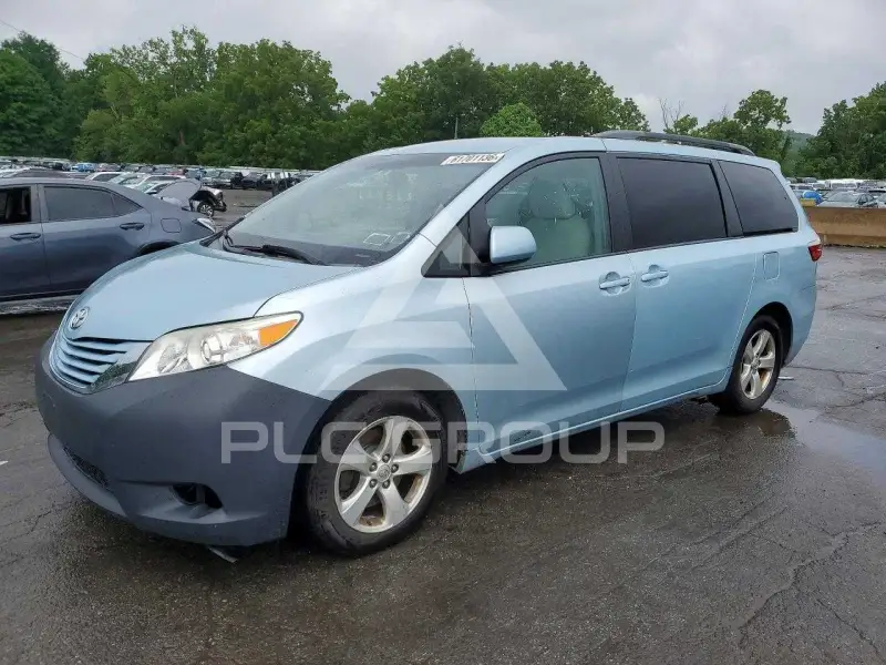 2015 Toyota SIENNA фото