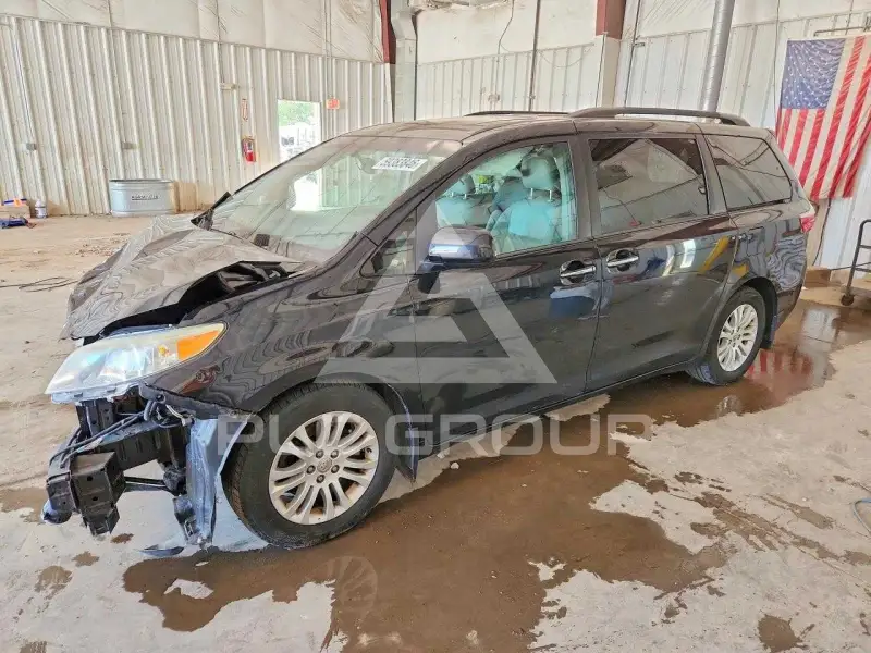 2015 Toyota SIENNA фото