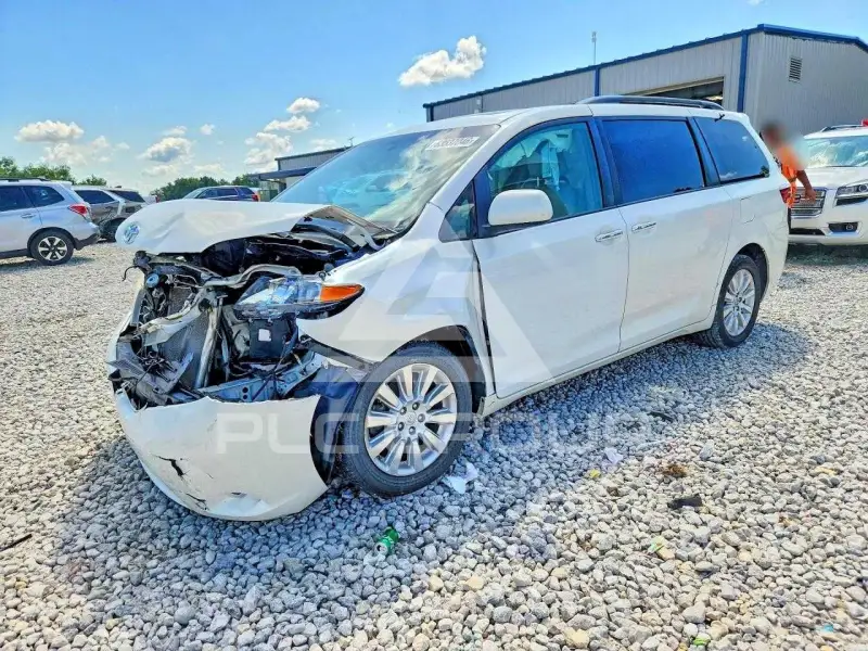 2015 Toyota SIENNA фото