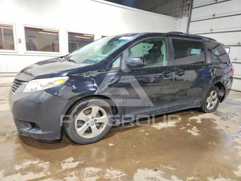 2015 Toyota SIENNA фото
