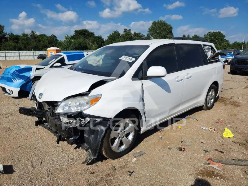 2015 Toyota SIENNA фото