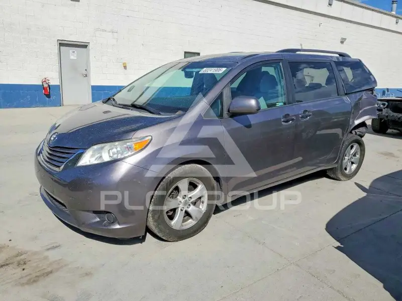 2015 Toyota SIENNA фото