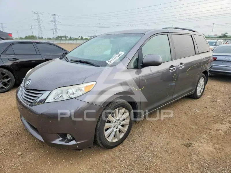 2015 Toyota SIENNA фото