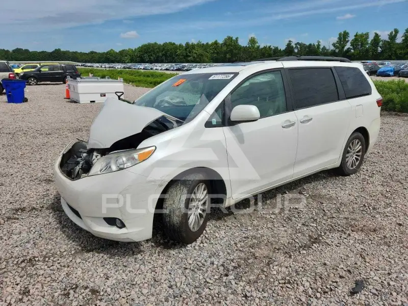 2015 Toyota SIENNA фото