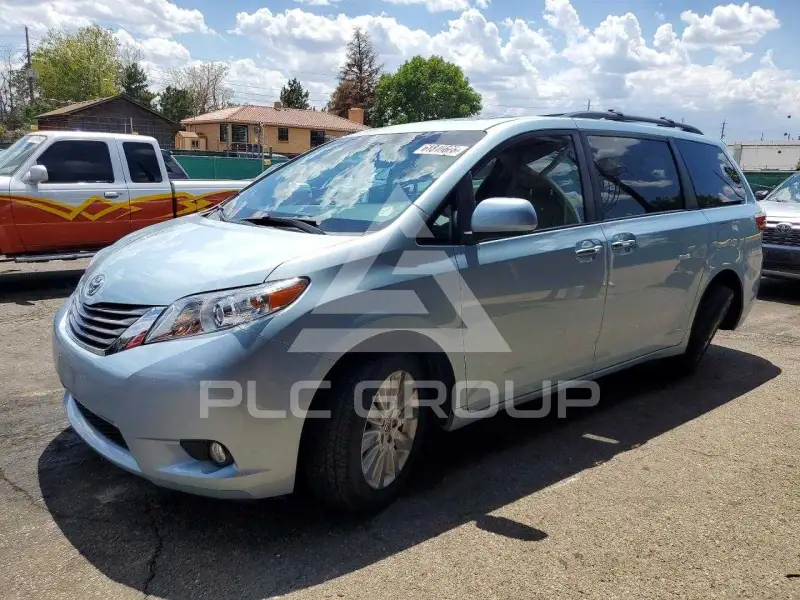 2015 Toyota SIENNA фото