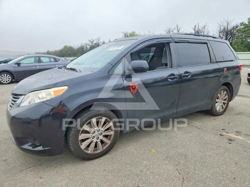 2015 Toyota SIENNA фото
