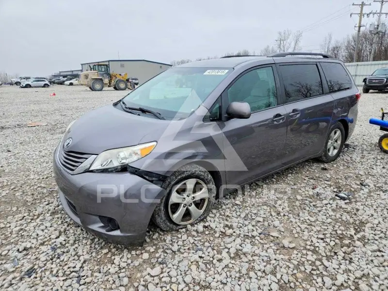 2015 Toyota SIENNA фото