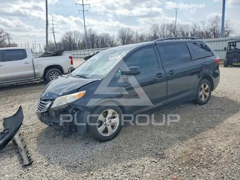2015 Toyota SIENNA фото