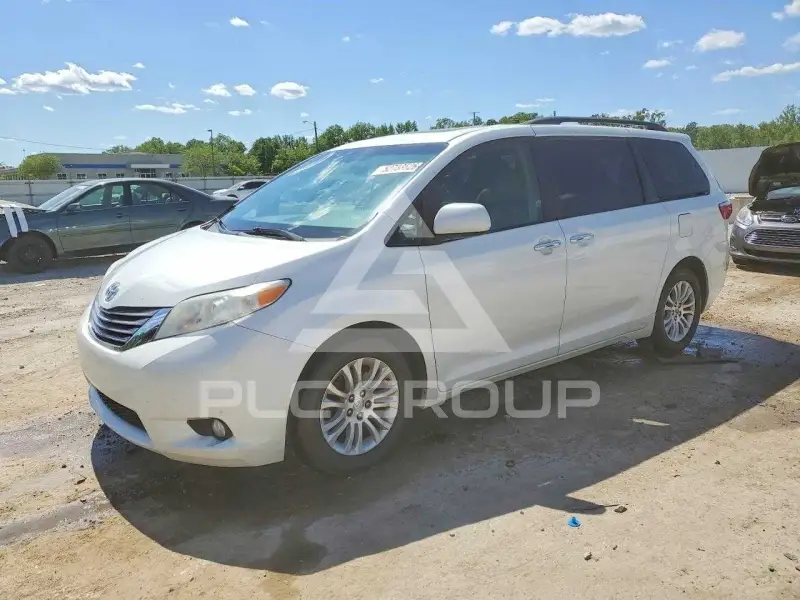 2015 Toyota SIENNA фото