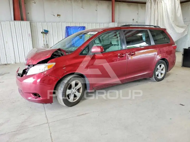 2015 Toyota SIENNA фото