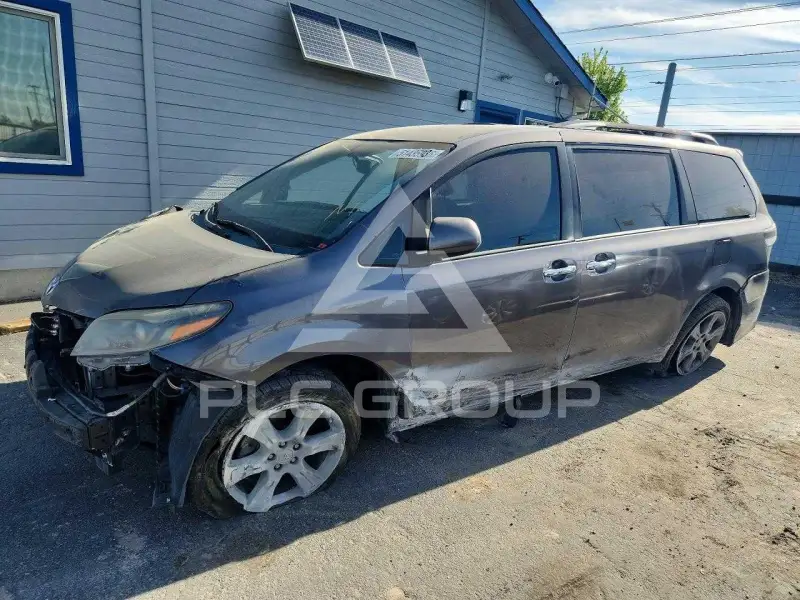 2015 Toyota SIENNA фото