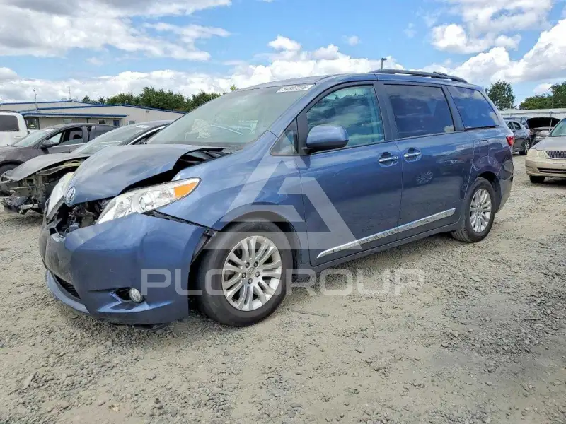 2015 Toyota SIENNA фото