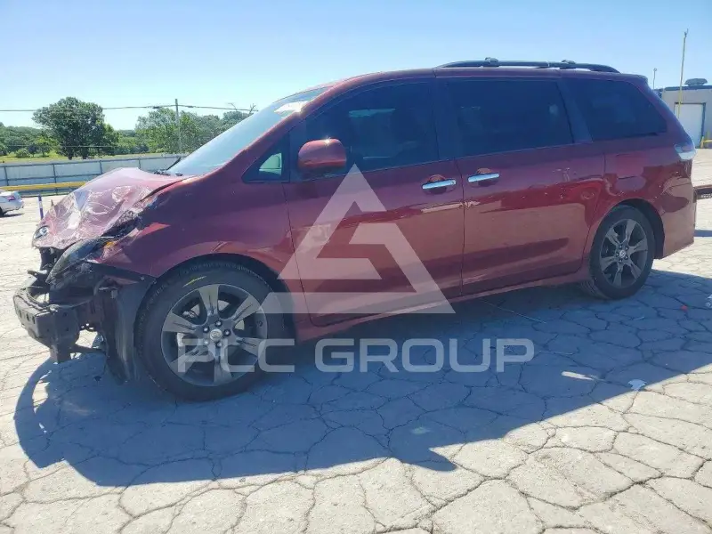 2015 Toyota SIENNA photo