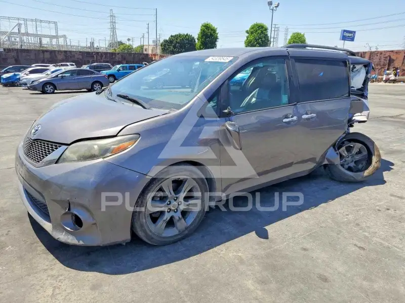 2015 Toyota SIENNA фото