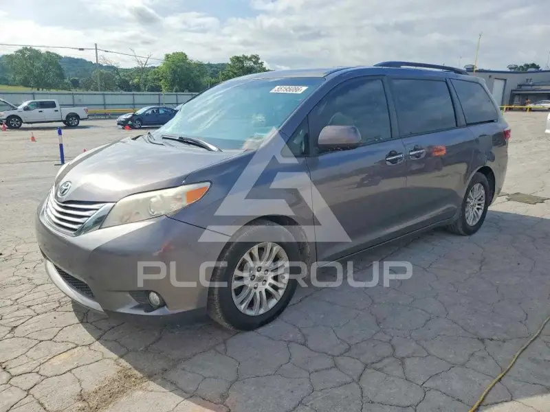 2015 Toyota SIENNA фото