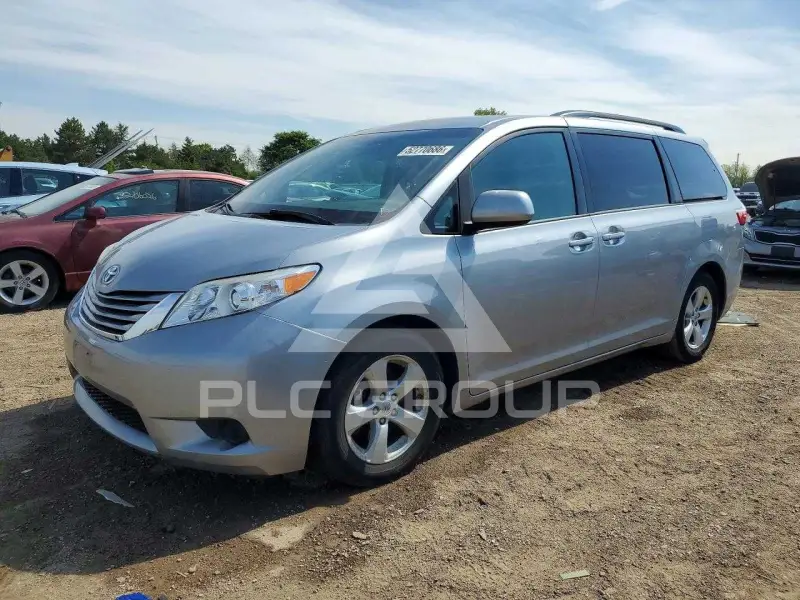 2015 Toyota SIENNA фото