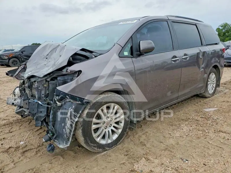 2015 Toyota SIENNA фото
