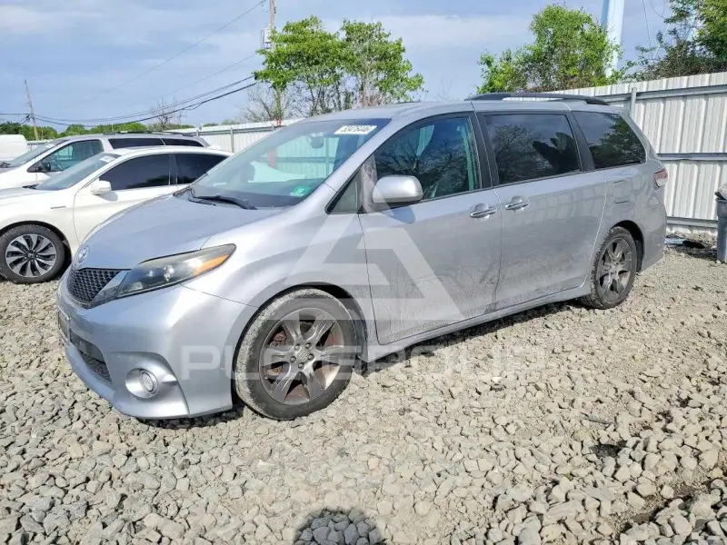 2015 Toyota SIENNA фото