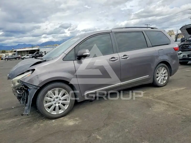 2015 Toyota SIENNA фото