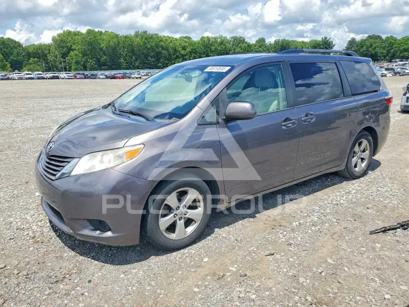 2015 Toyota SIENNA фото