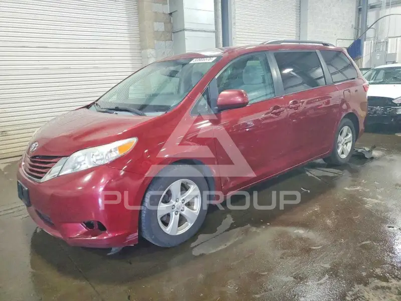 2015 Toyota SIENNA фото