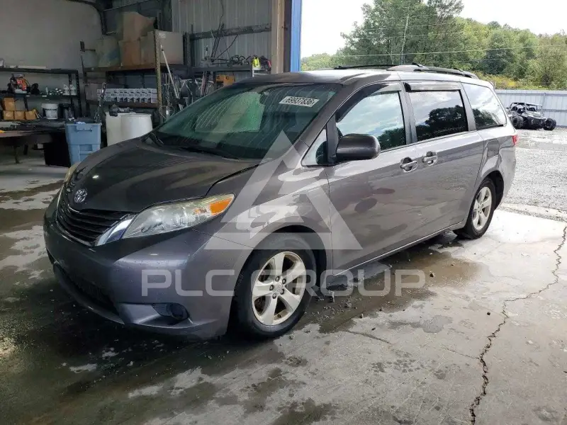 2015 Toyota SIENNA фото