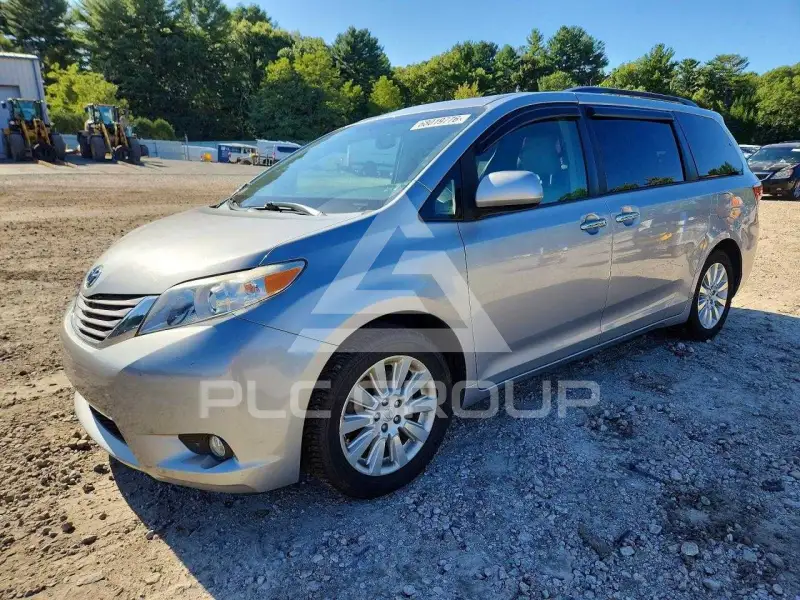 2015 Toyota SIENNA фото