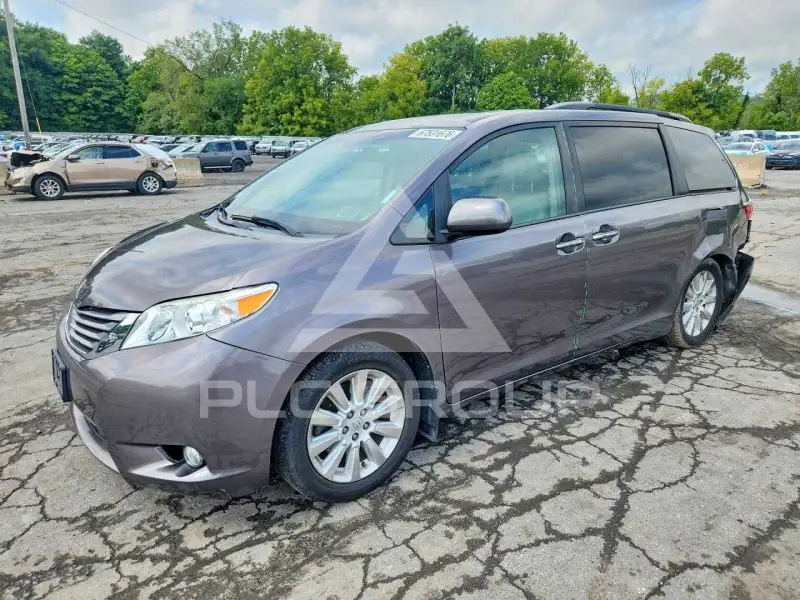 2015 Toyota SIENNA фото
