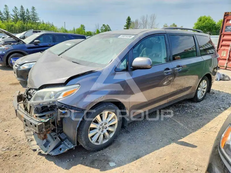 2015 Toyota SIENNA фото