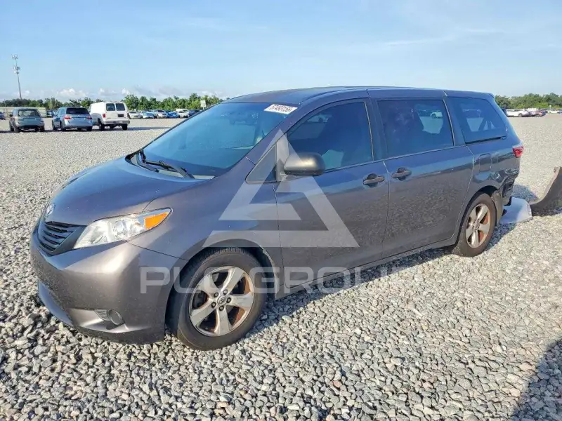 2015 Toyota SIENNA фото