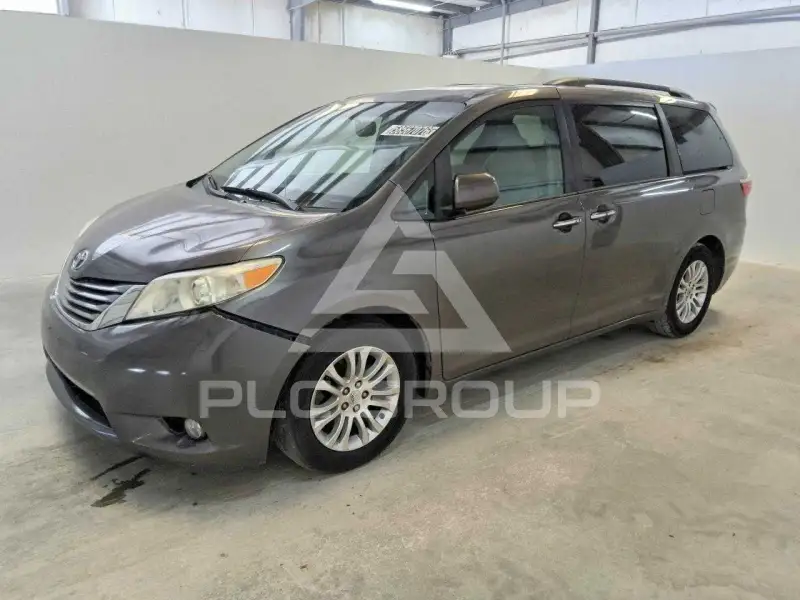 2015 Toyota SIENNA фото
