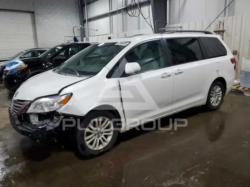2015 Toyota SIENNA фото
