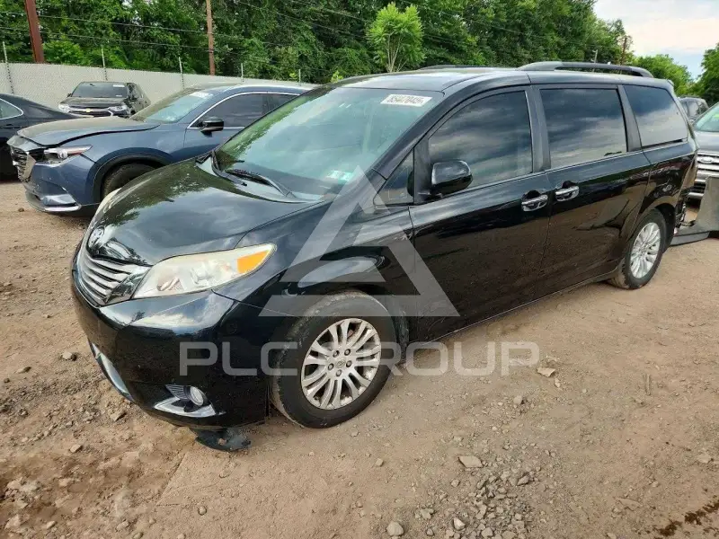 2015 Toyota SIENNA фото