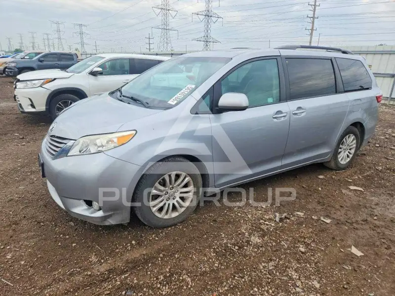 2015 Toyota SIENNA фото