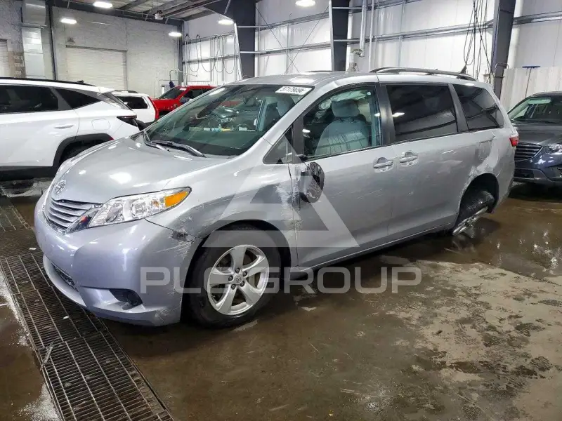 2015 Toyota SIENNA фото