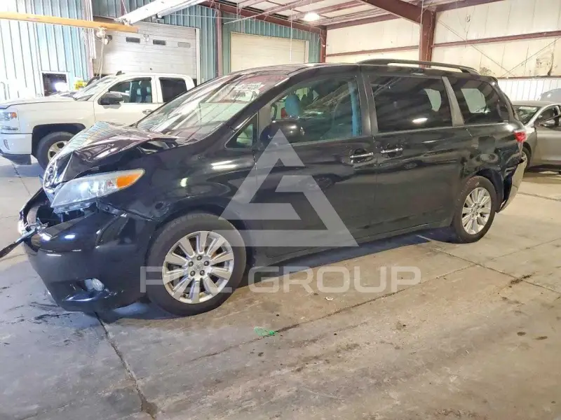 2015 Toyota SIENNA фото