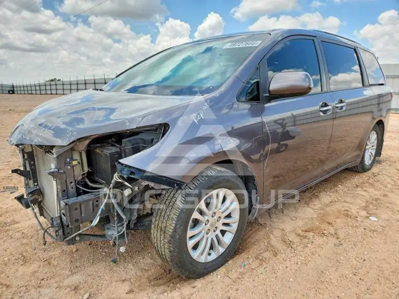 2015 Toyota SIENNA фото