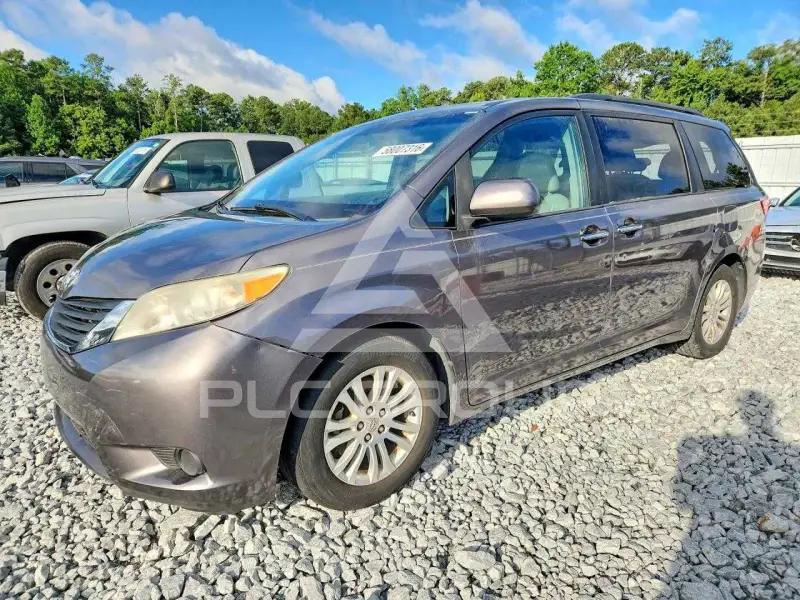 2015 Toyota SIENNA фото