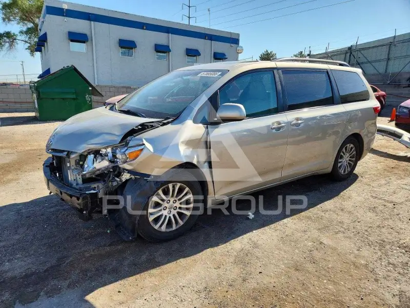 2015 Toyota SIENNA фото