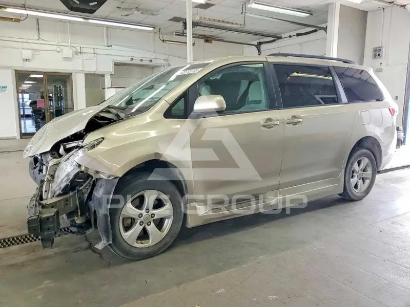 2015 Toyota SIENNA фото
