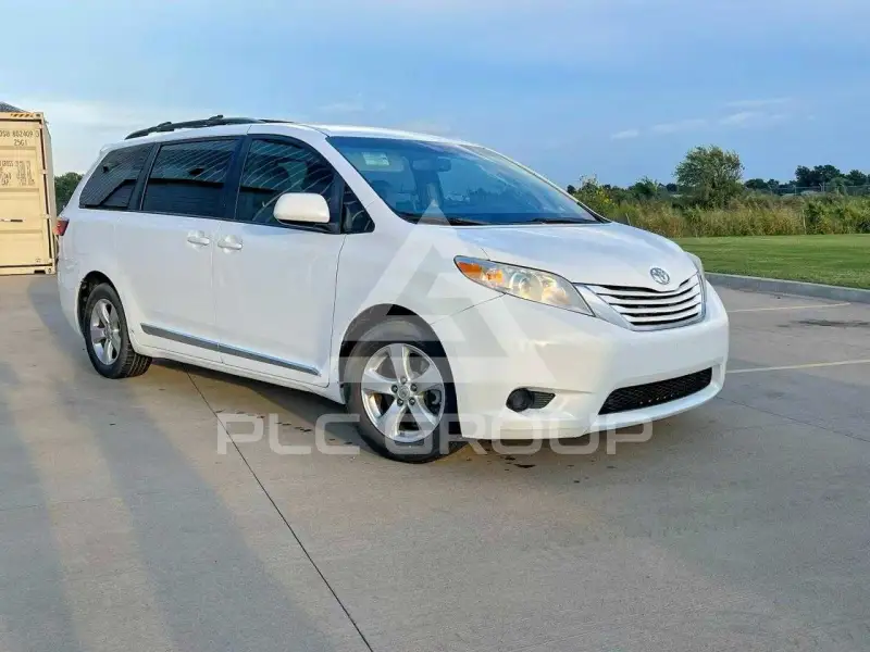 2015 Toyota SIENNA фото